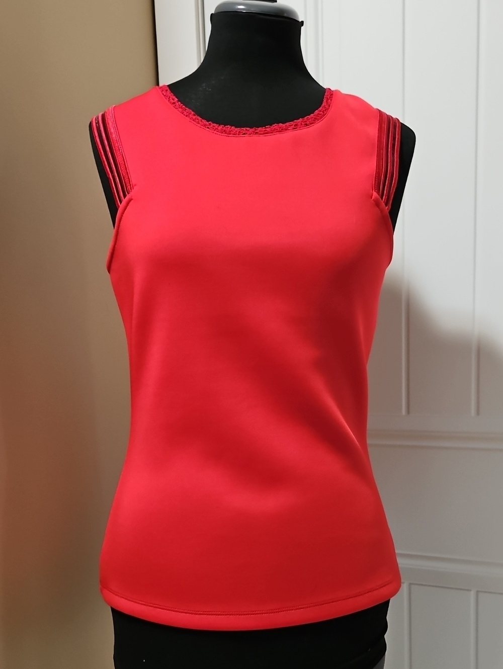Dynamite Lace Racerback Tank Top S In Cherry Red